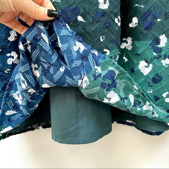 Susina Floral Mock Neck Half Sleeve Textured Shift Dress Blue Women's Small $98 - Picture 6 of 9